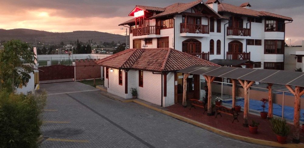 Hosteria El Imperio Real Salcedo Εξωτερικό φωτογραφία